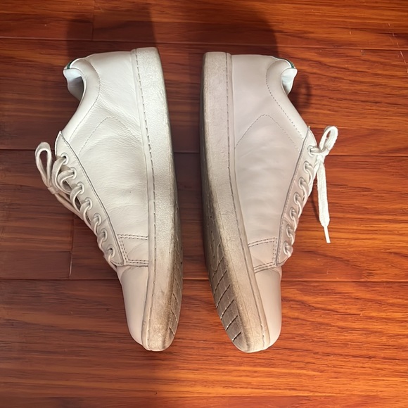 Lacoste men white leather shoes in size 8.5. - Picture 2 of 5